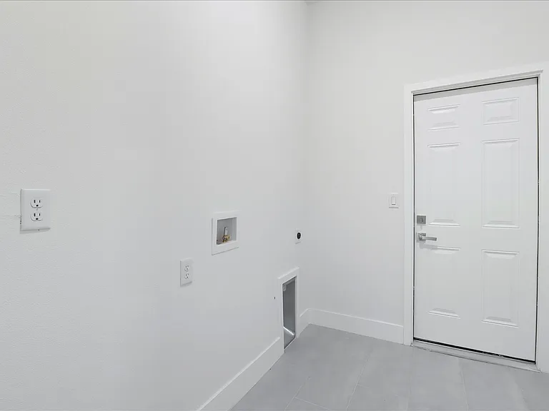 3999 SW Shorewood Dr — Photo 31