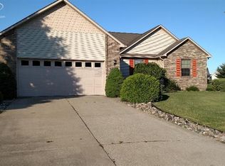 2461 Stonebrook Dr, Davison, MI 48423