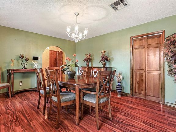 4th image of 7855 Scottwood Dr