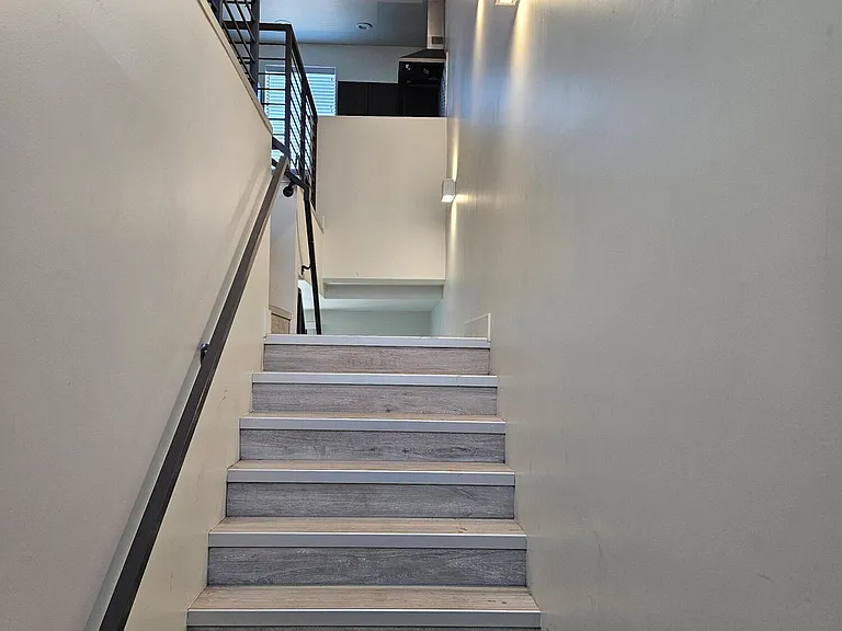 259 S Roosevelt St — Photo 2