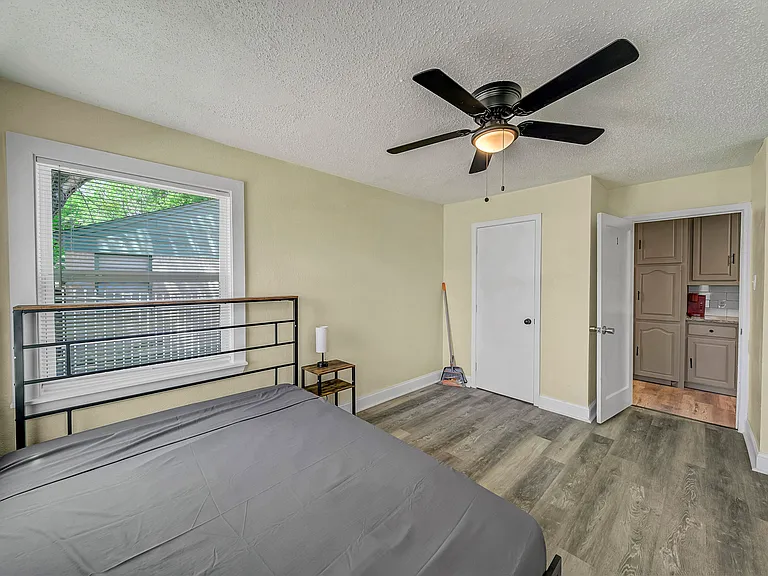 Searcy Dr — Photo 1