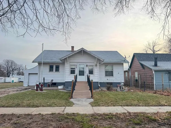 403 Oxford Ave, Elwood, NE 68937