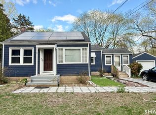 15 Beecher Road, Woodbridge, CT 06525