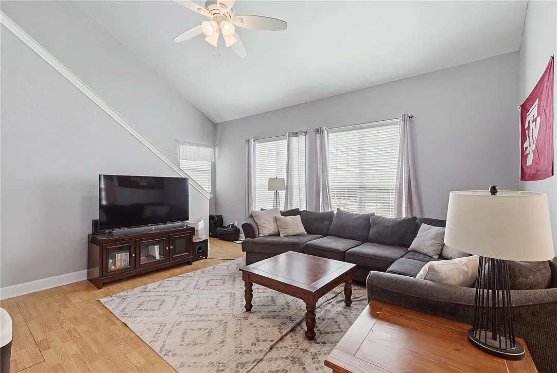 801 Luther St W — Photo 1