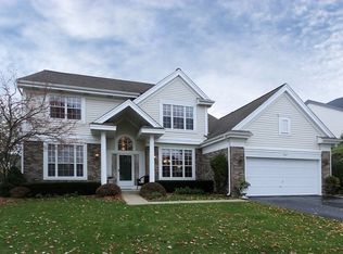 747 Huntington Dr, Lake Zurich, IL 60047