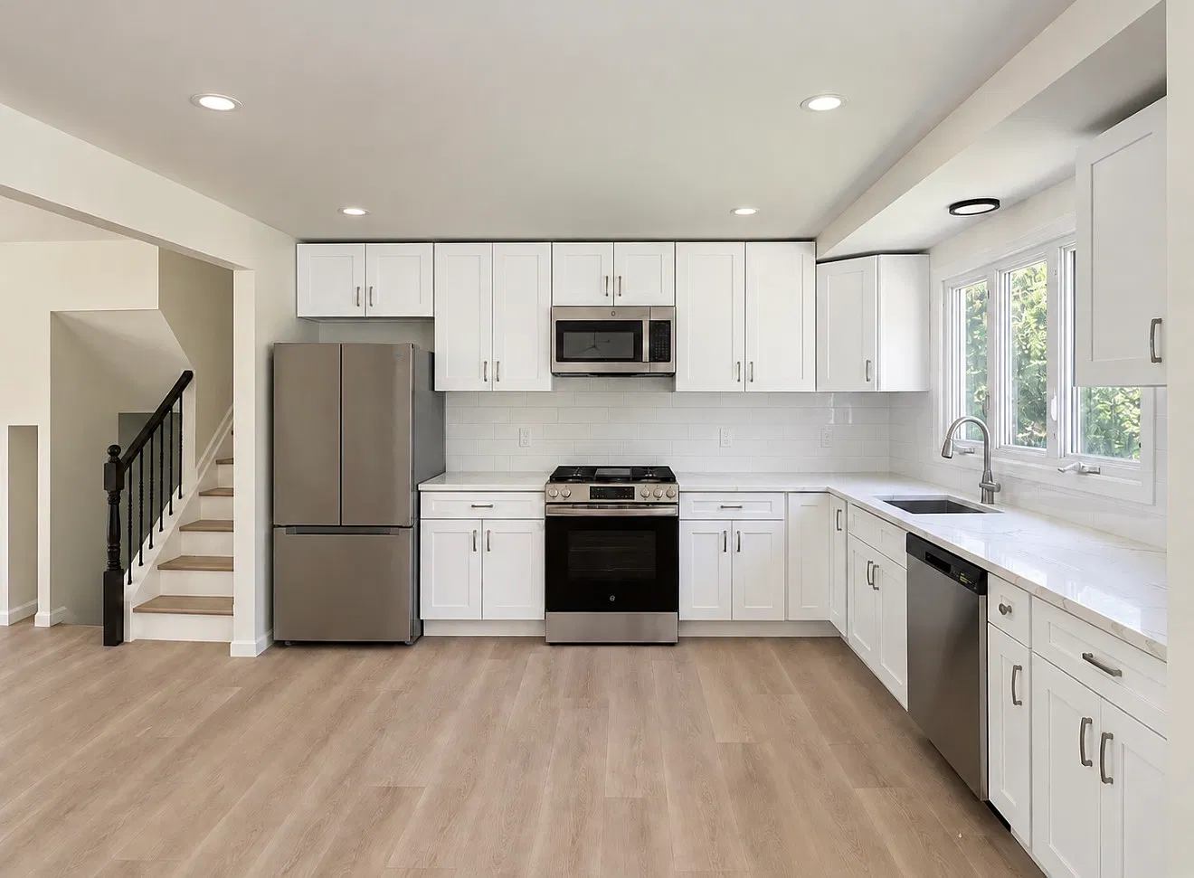 4 bed, 1803 sqft, $3,500 — Photo 2
