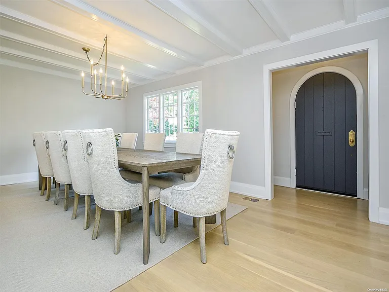 79 Reid Ave — Photo 4