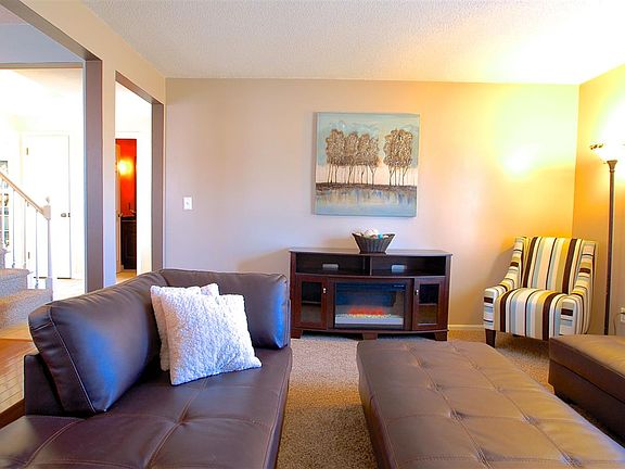 2nd image of 418 Willowbrook Trl