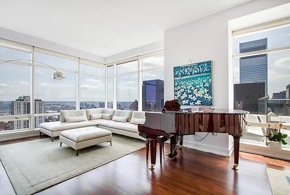 Rented by Compass | media 28