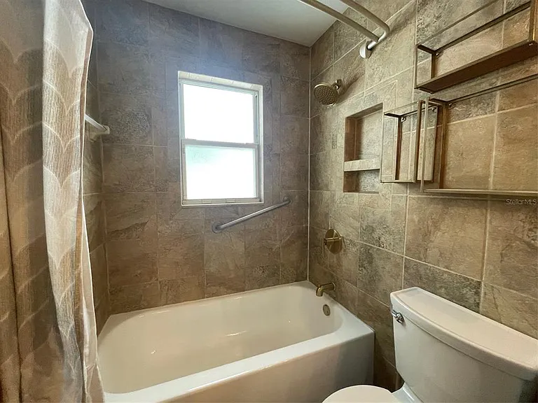 4221 Burlington Ave N — Photo 16