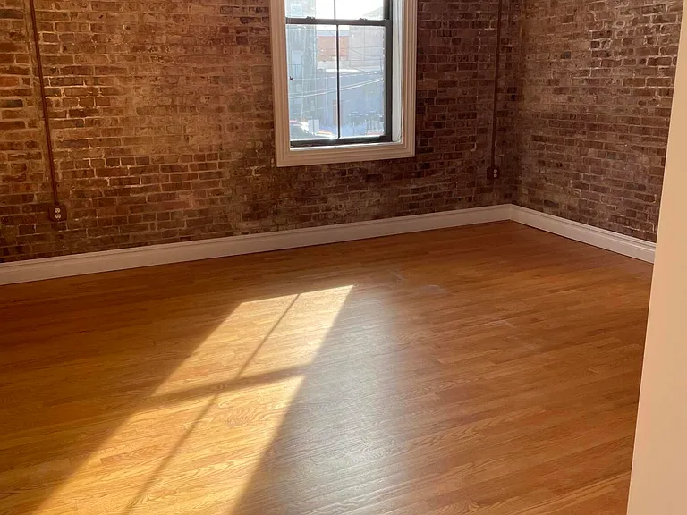 8 E Front St #204 — Photo 2