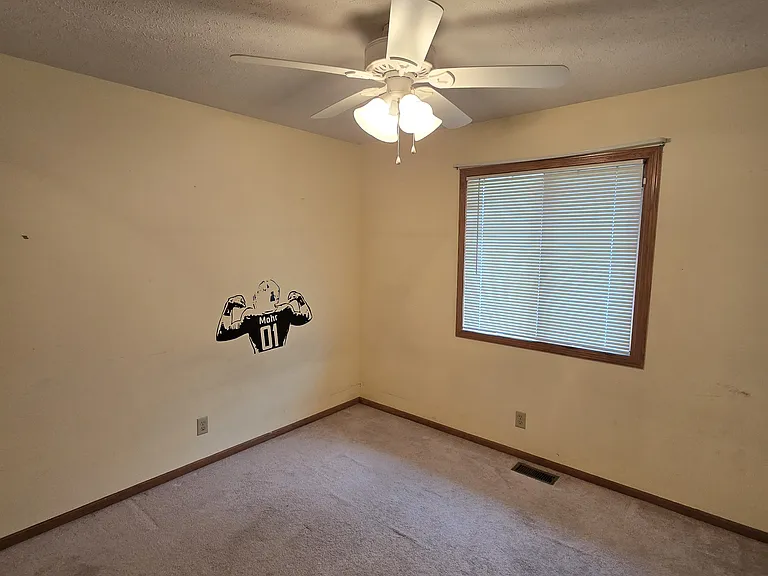5408 S 82nd St — Photo 14
