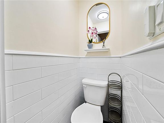 5th image of 2109 New York Ave