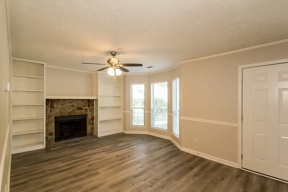 3 bed, 2.5 bath, 1354 sqft, $1,955 — Photo 4