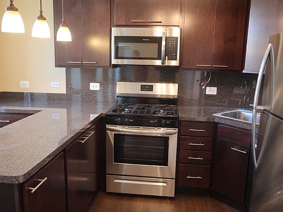 4th image of 1458 N Bosworth Ave #3M