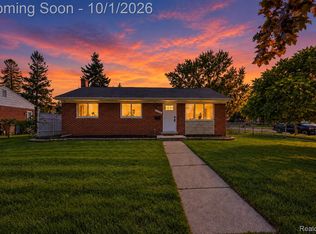 40518 Pickett Ridge Rd, Sterling Heights, MI 48313