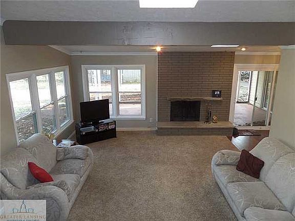 3rd image of 221 E Bessemaur Dr