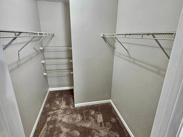 Castle Terrace Apartments — Photo 25