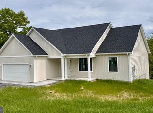 877 Point Dr, Petersburg, WV 26847