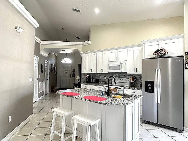 16724 Rolling Green Dr — Photo 8