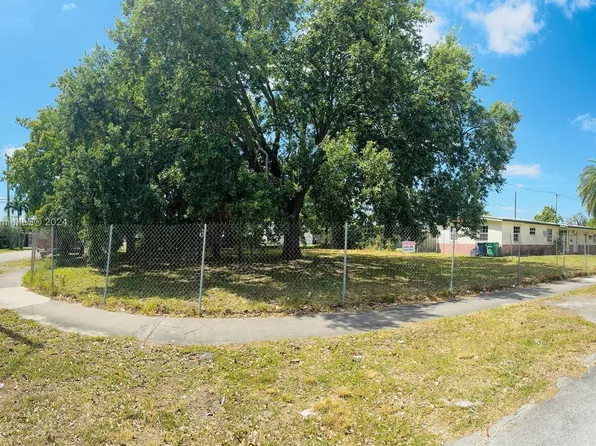 11450 SW 40th St, Miami, FL 33165