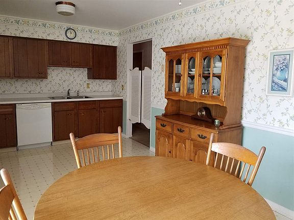 4th image of 11981 Cadillac Dr