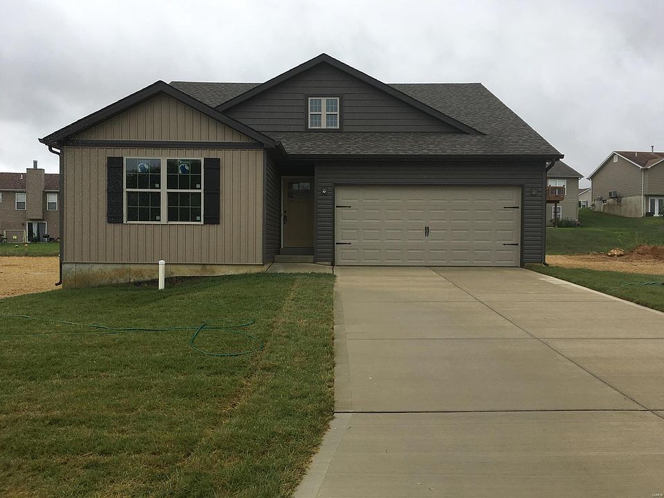 1st image of 821 Glen Eagle Dr