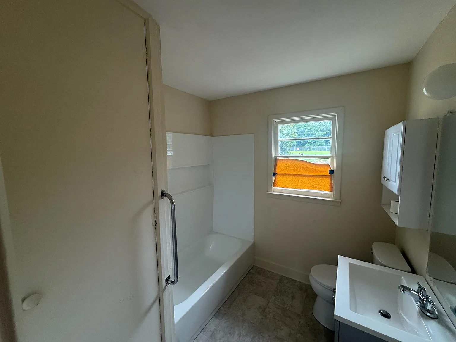 3 bed, 864 sqft, $1,500 — Photo 4