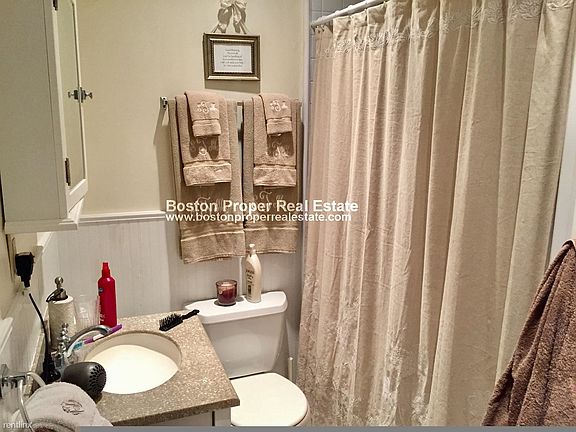 31 Gloucester #2R Boston - Back Bay Unit Photo 4