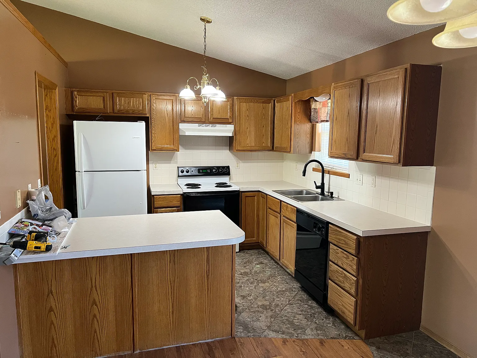 3 bed, 2312 sqft, $1,750 — Photo 3