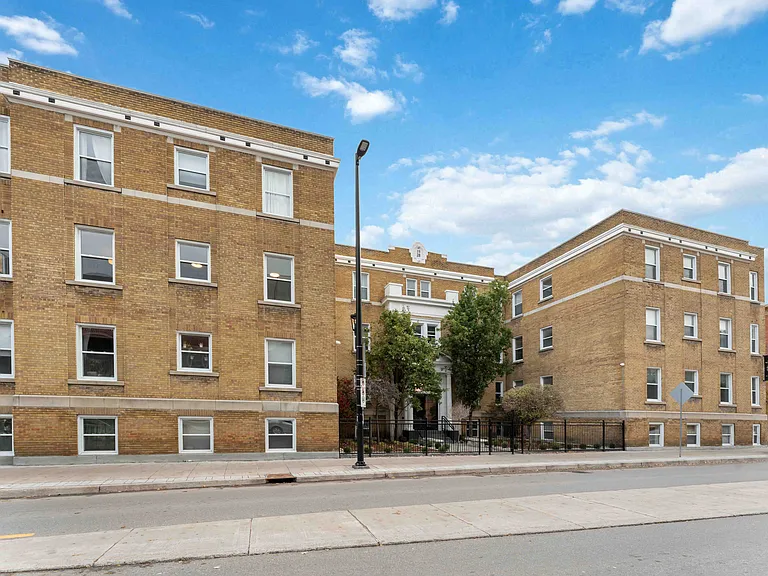 407 Elgin St — Photo 26