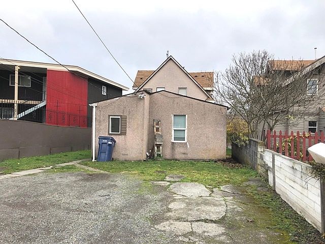 2nd image of 708 Yakima Ave