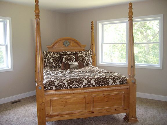 LARGE MASTER WITH ENSUITE