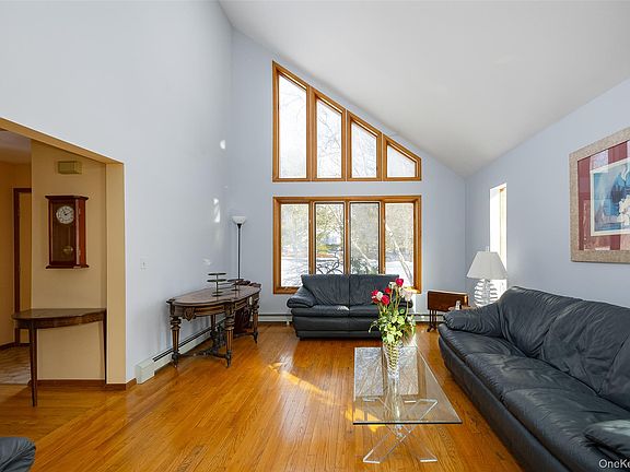 2nd image of 5 Chestnut Ridge Road