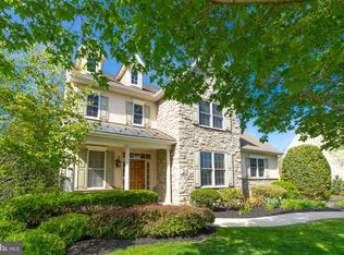 215 Meadow Creek Dr, Landisville, PA 17538
