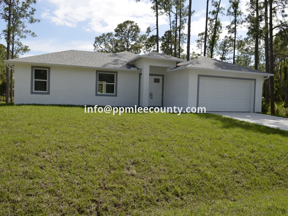 2611 Carol Pl