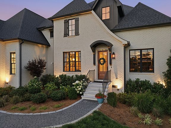 2nd image of 2108 Timberwood Pl