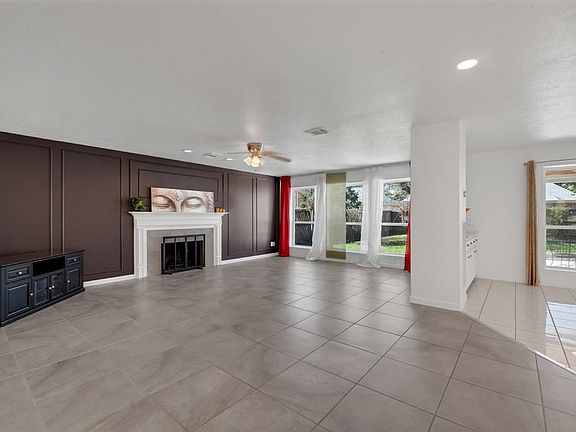 5th image of 4422 Warwick Dr