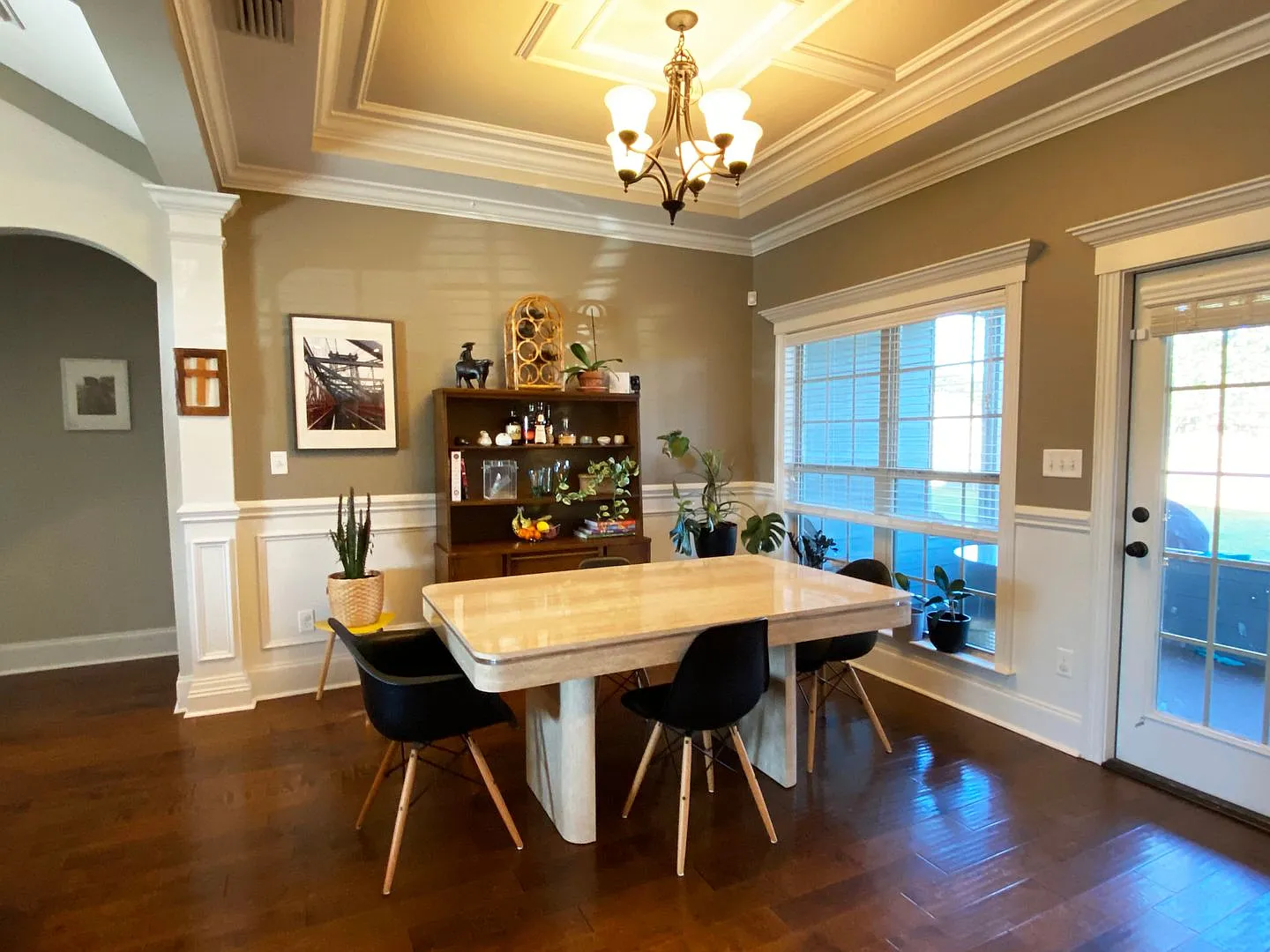 Spacious 4-Bedroom Home with 3-Car Garage, Screened Porch & Fenced Yard in Ivy Gate — Photo 3