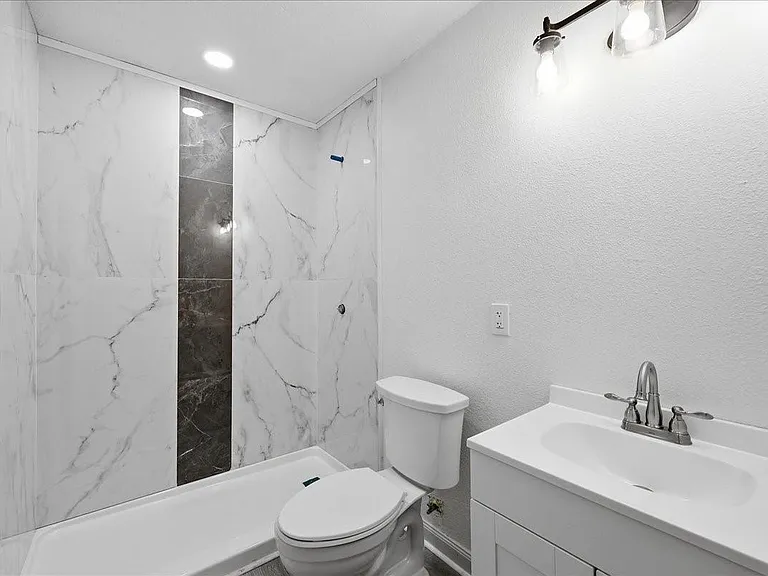 519 S 13th St — Photo 11