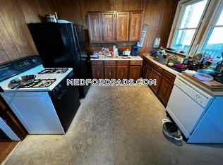 3 Capen St FLOOR 3, Medford, MA 02155