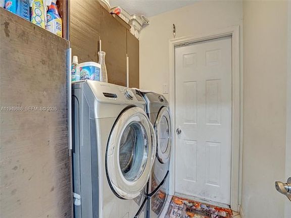 3rd image of 311 SW 203rd Ave
