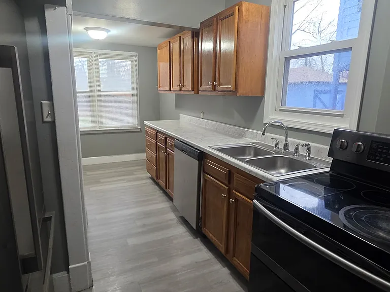 43 E Auburndale Ave — Photo 11