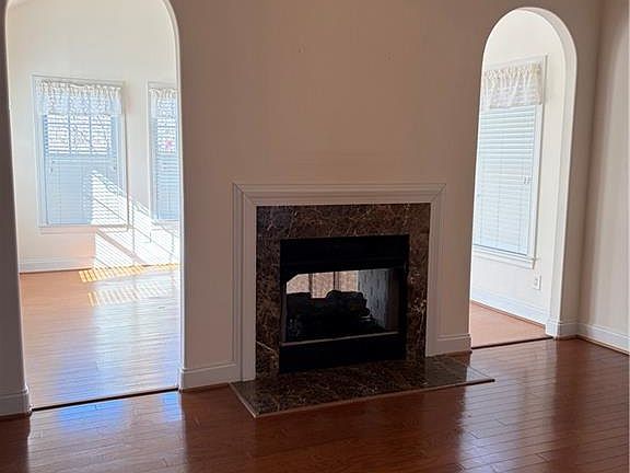 5th image of 903 Southlake Ct