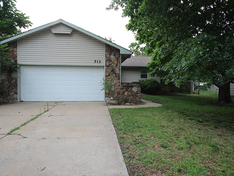 512 N Cardington St — Photo 1