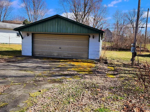 506 N Maple St, Veedersburg, IN 47987