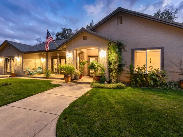 12704 Los Osos St, Redding, CA 96003