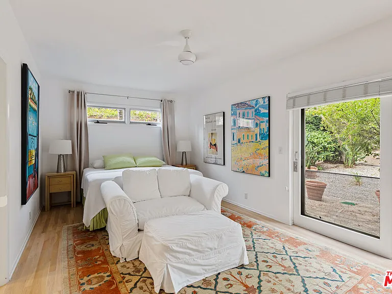 7122 Dume Dr — Photo 31