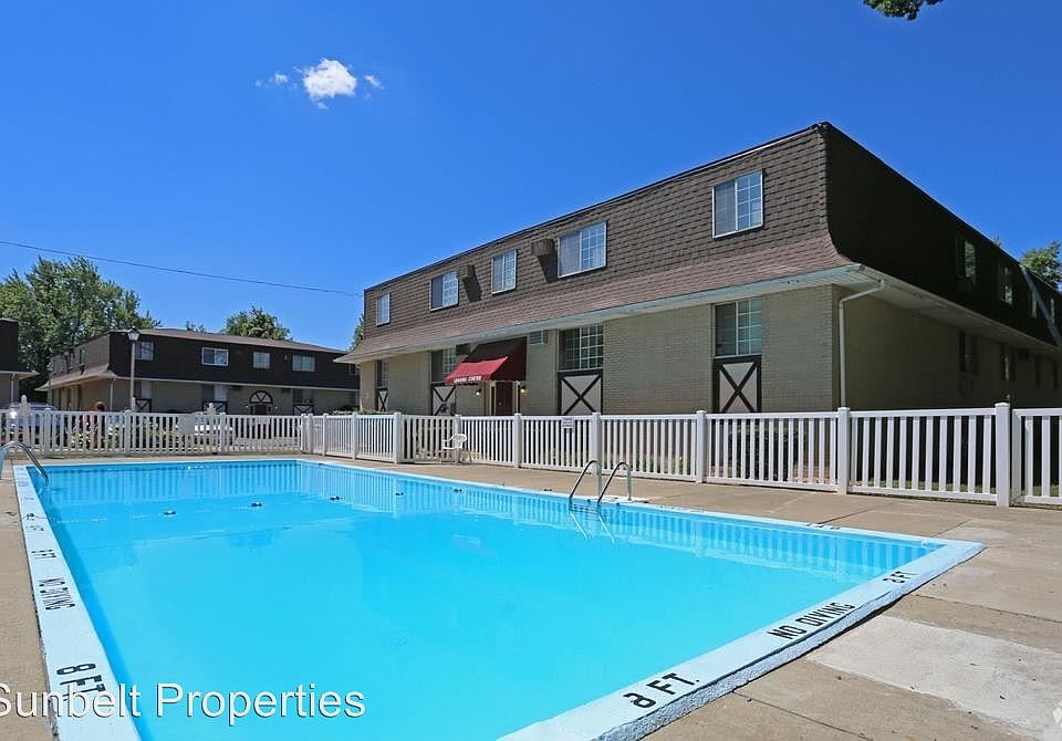 Pool - Legends Pointe