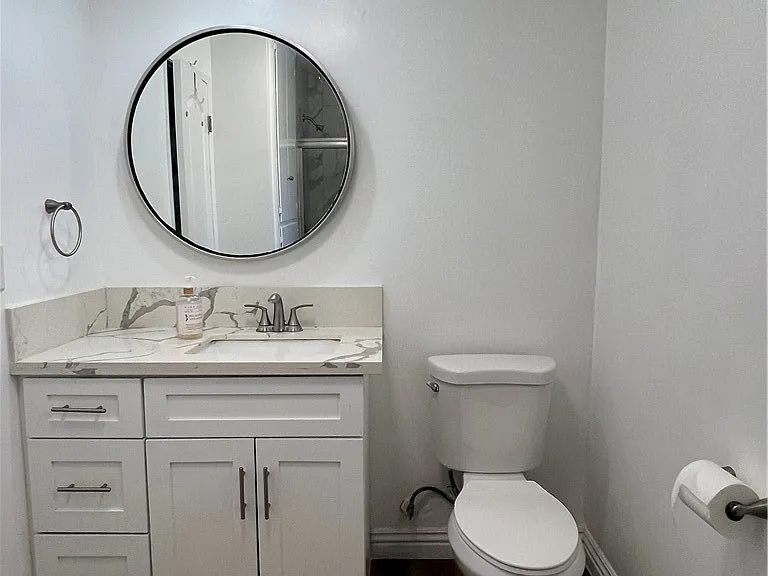 219 N Irena Ave #2 — Photo 5